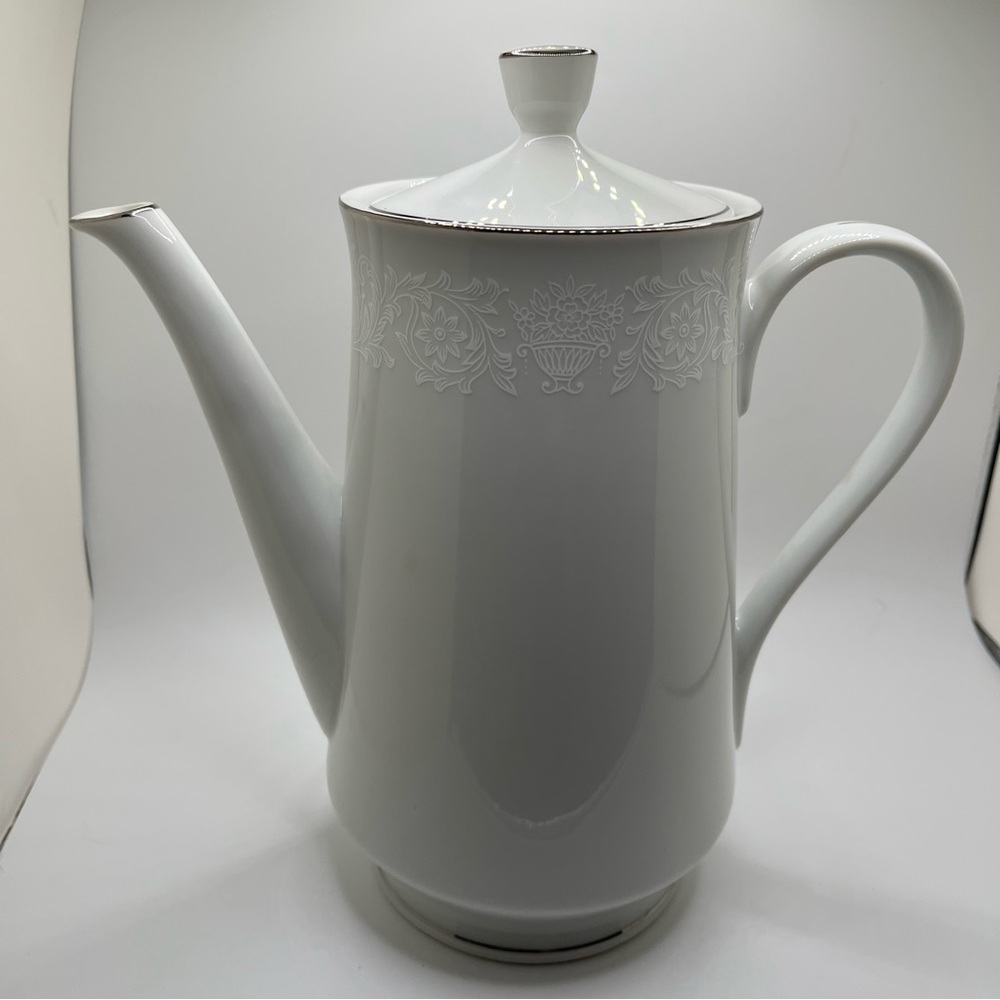 Queen Victoria Lovelace Fine China Coffee Pot Tea Pot
